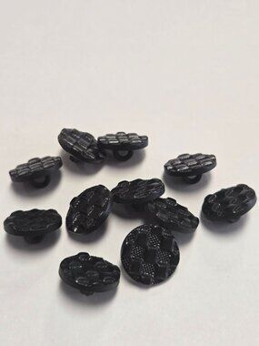 Black Textured Basket Weave .50in Bottons 11pcs Seamstress Crafting